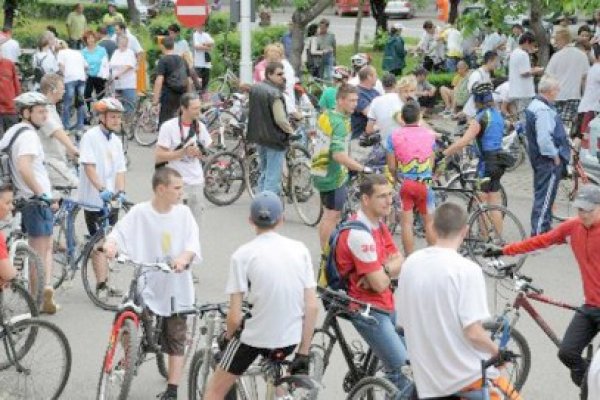 Voluntarii au promovat mersul pe bicicletă în Constanţa